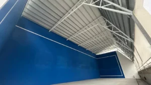 “Cubrición de pista de frontón en Cáceres”