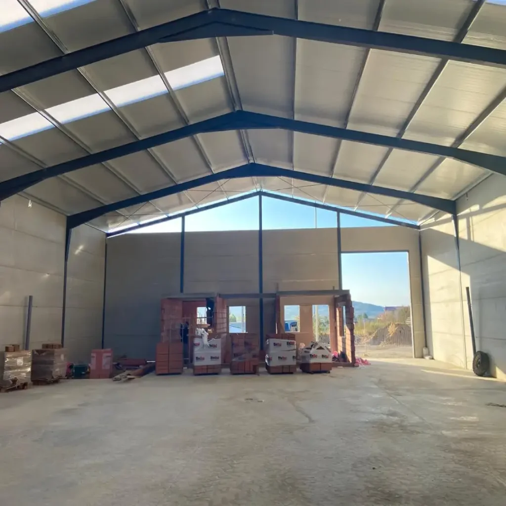 Naves Industriales: Diseño y Construcción de Espacios de Alto Rendimiento